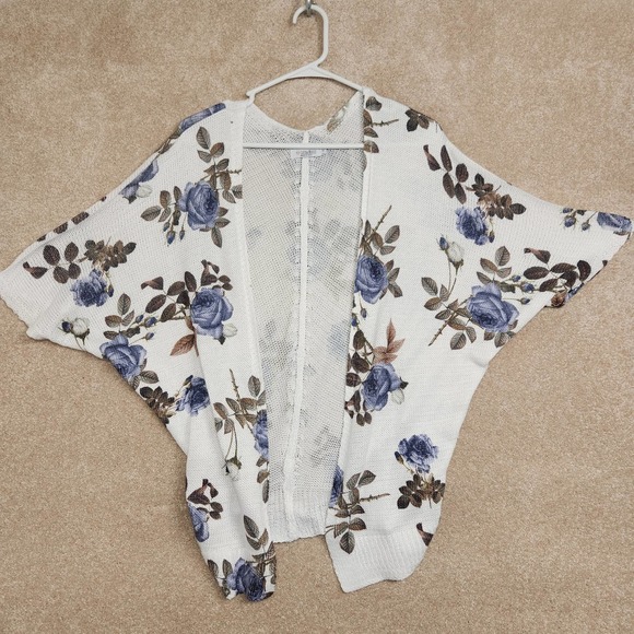 Luisa Ricci Sweaters - Luisa Ricci White Floral Knit Dolman Sleeve Open Front Cardigan Size Small